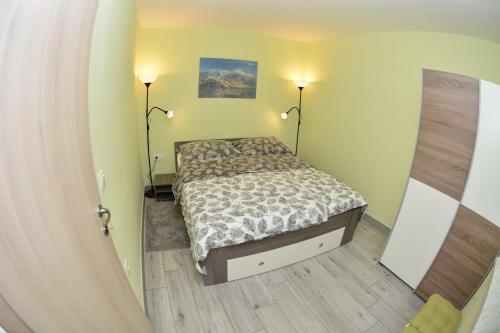 Apartment April