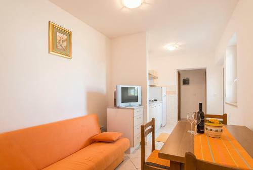 Apartments Goltes
