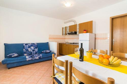 Apartments Goltes
