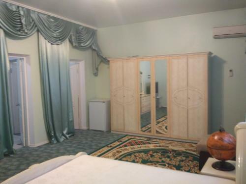 Hostal Julia Guesthouse