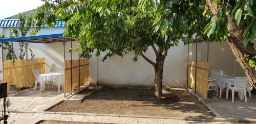 Hostal Julia Guesthouse