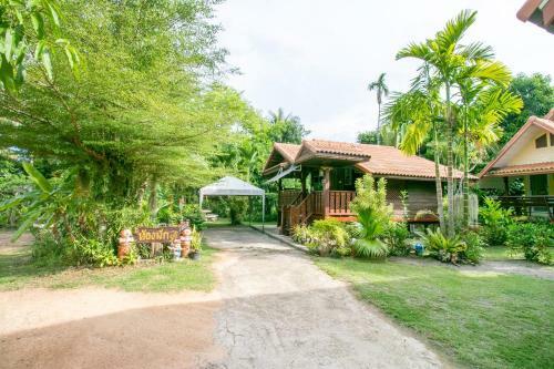 Hotel Oyo 1062 Baanrai Kongjaroen