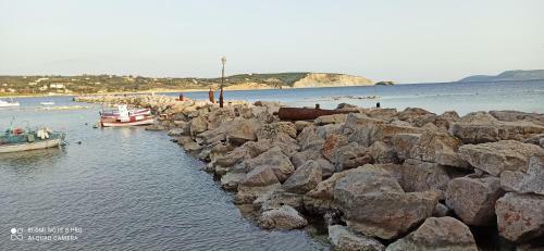 Spacious Apartment On The Beach, Methoni