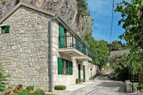 House Omis Podaspilje