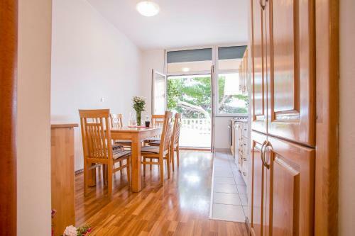 Larus-m Apartments