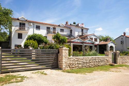 Hostal Guest House Milotic