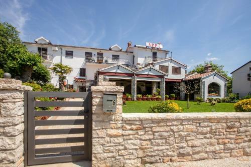Hostal Guest House Milotic