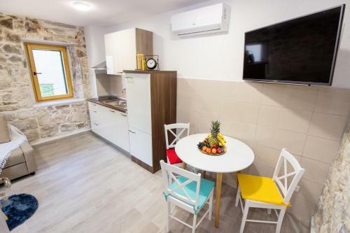 Cozy Seafront Apartment Cambi III