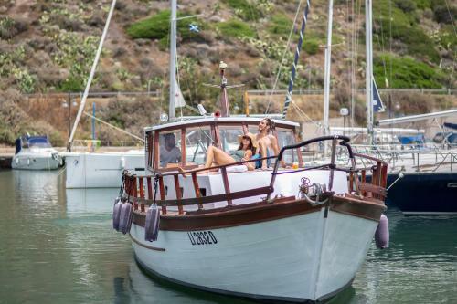 Marta Boat B&B
