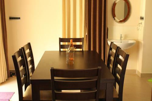 Phoenix Serviced Apartment - Sri Illam