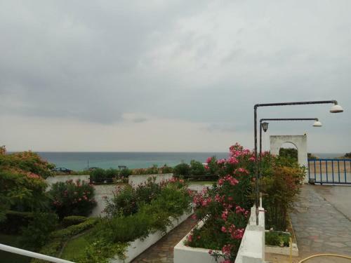 Right Across The Sea