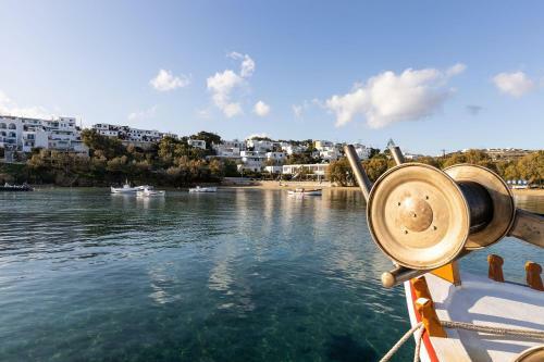 Cycladic Summer Living Right On The Bay And Beach!