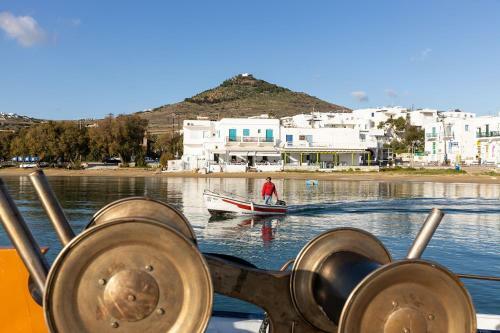 Cycladic Summer Living Right On The Bay And Beach!
