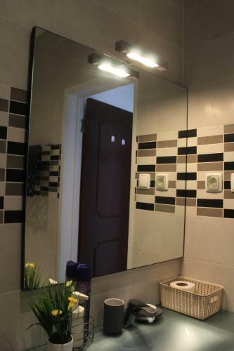 Two Bedroom Apartment, Two Minutes From The Beach