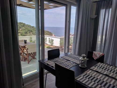 Above The Sea Apartments