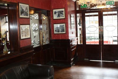 Hearns Hotel