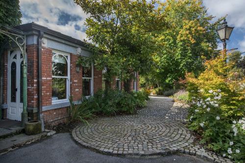 Raheen House Hotel