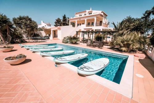Villa Altavista Surf And Adventure Lodge