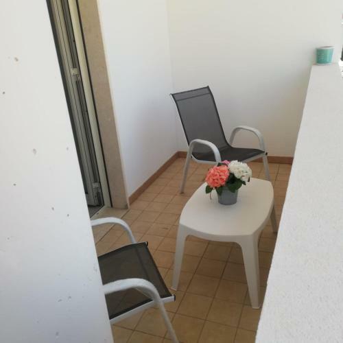 Nina's Apartment