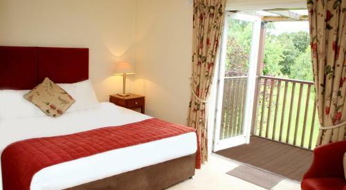 Castle Oaks House Hotel & Holiday Homes
