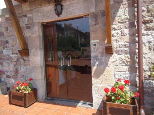 Hostal Monta�es