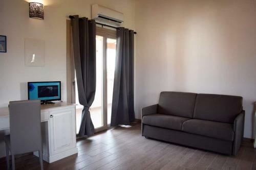 Hostal Corallo Rooms