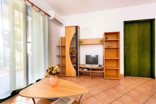 Apartments In Vrbnik/insel Krk 13601