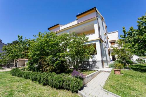 Apartment Zvone