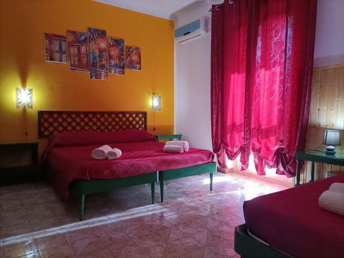 Hostal Mony's Island B&B
