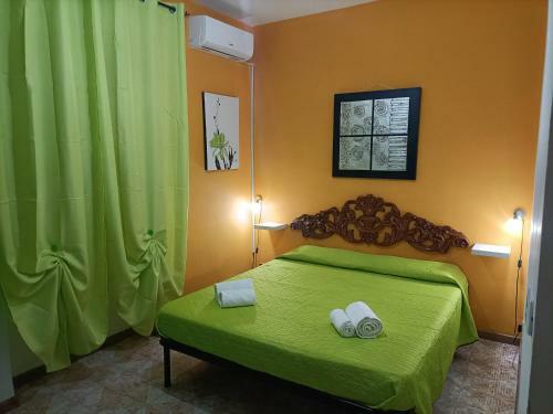 Hostal Mony's Island B&B