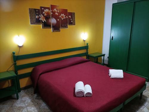 Hostal Mony's Island B&B