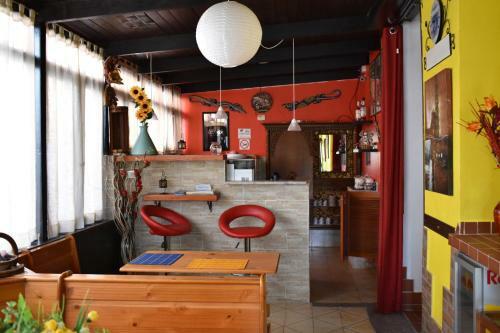 Hostal Mony's Island B&B