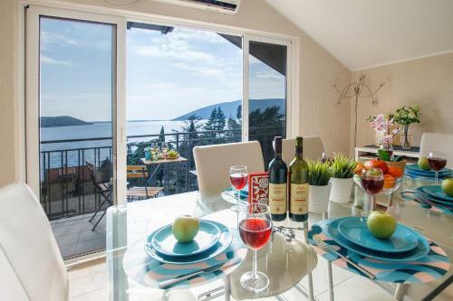 Novi Paradise House
