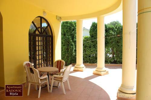 Apartment Bijela