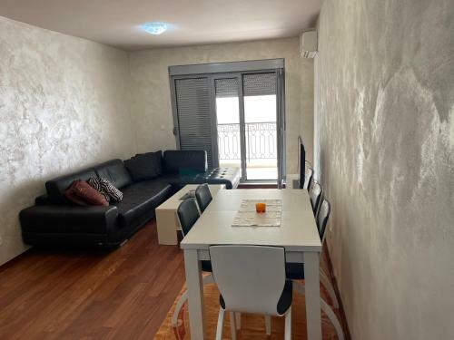 Lux Apartment Alex