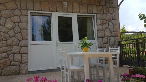 Apartments Njegovan