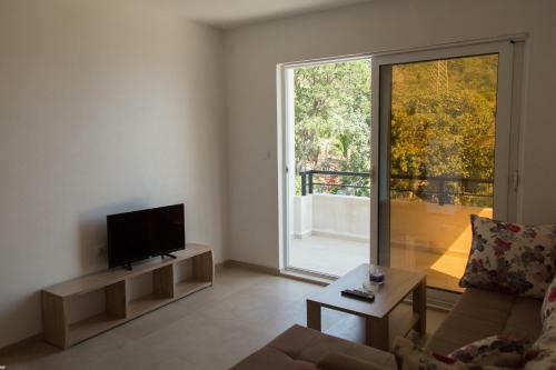 Del Mar Apartments