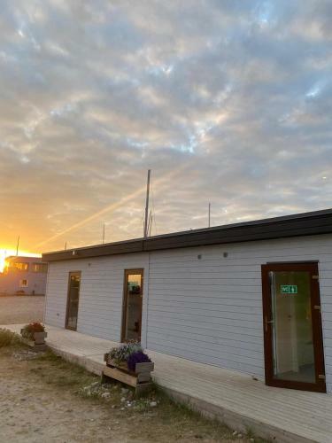 The Vintage Houseboat