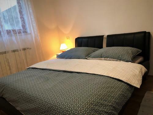 Beautiful Street Apartment - Sea View