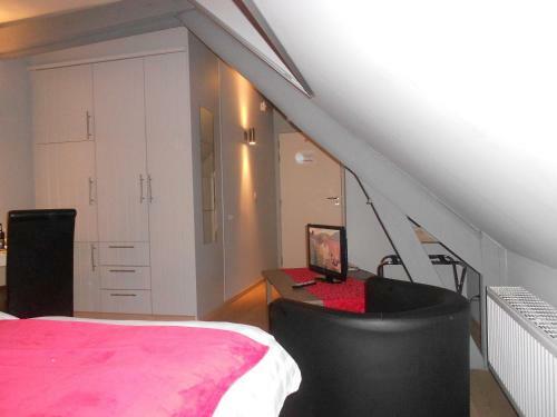 B&B Fruithof Tack