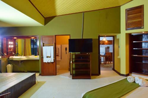 Lodge Ceiba Tops