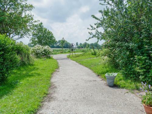Cozy Apartment In Burum With Forest Nearby