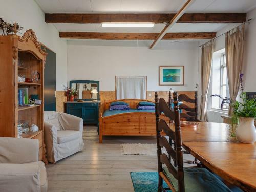 Cozy Apartment In Burum With Forest Nearby