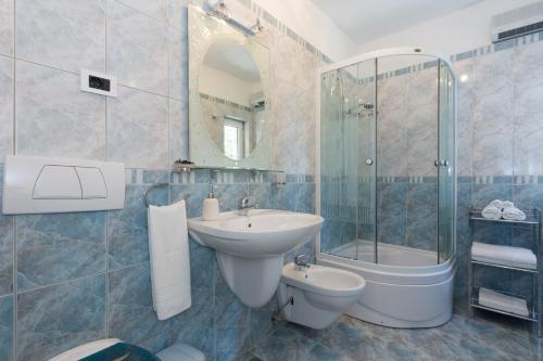 Apartamentos Villa Stefi (30m From The Sea)