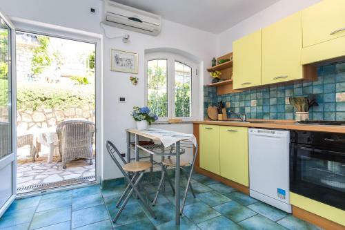 Apartamentos Villa Stefi (30m From The Sea)