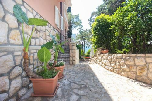 Apartamentos Villa Stefi (30m From The Sea)