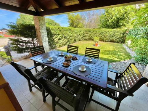 Apartments Ladonja
