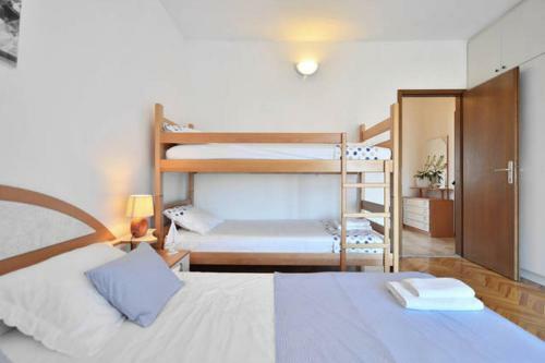 Matej Apartments - Sunny Apartments Podstrana