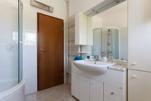 Matej Apartments - Sunny Apartments Podstrana