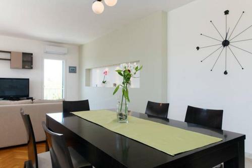 Matej Apartments - Sunny Apartments Podstrana